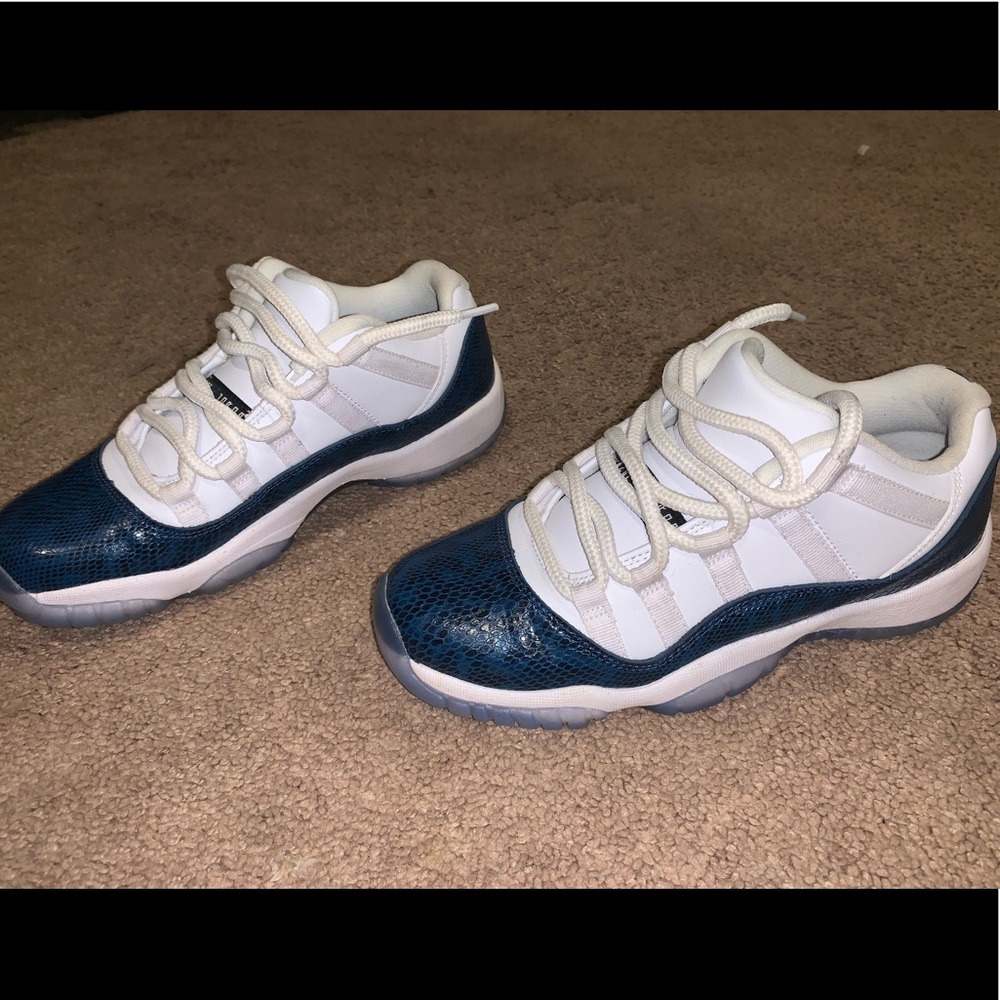 Nike Air Jordan Snakeskin Low 11